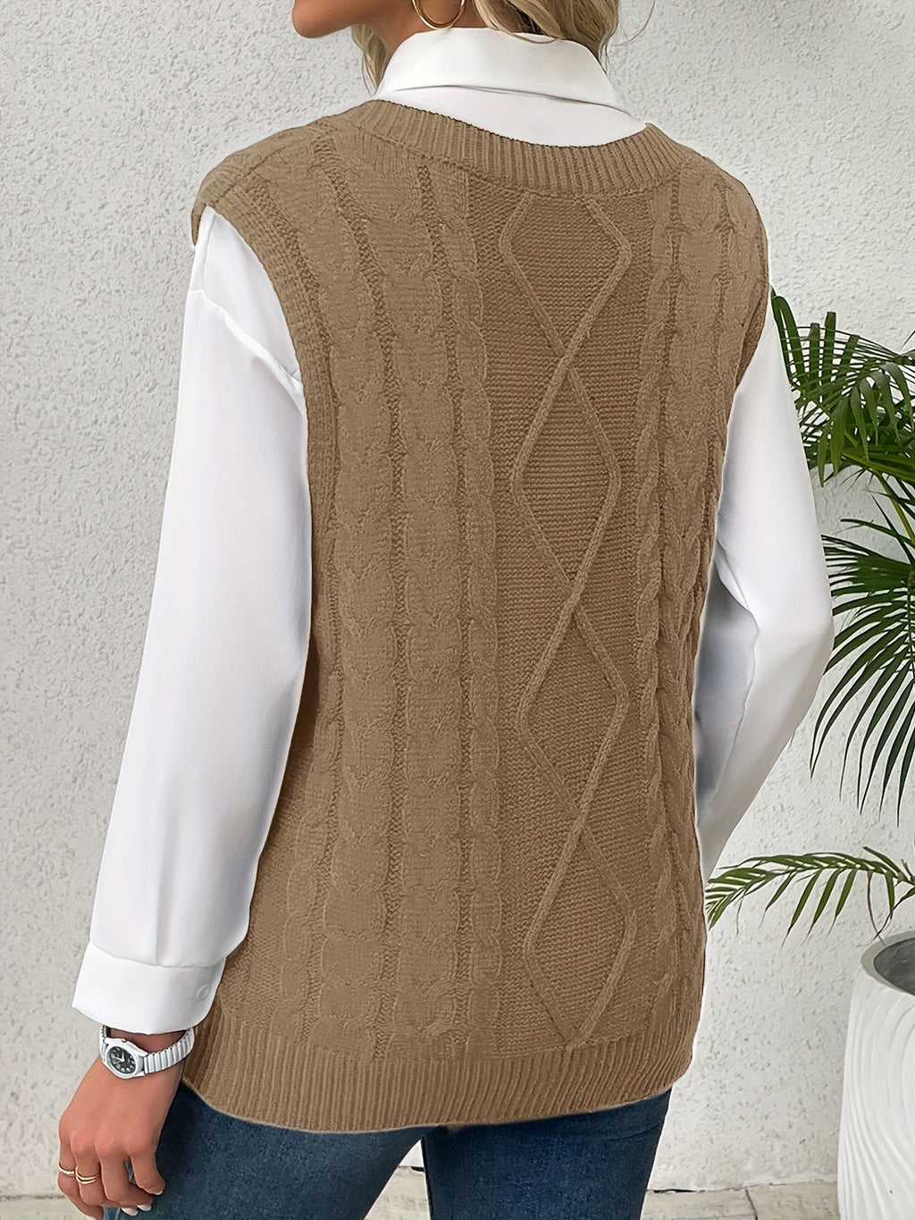 Women's V-Neck Cable Knit Sleeveless Sweater Vest
