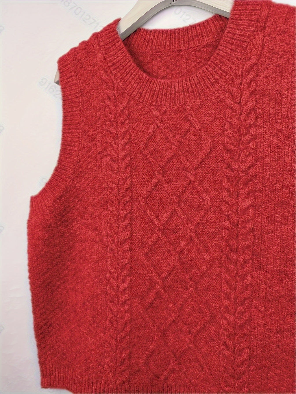 Women's Round Neck Cable Knit Sleeveless Layering Vest