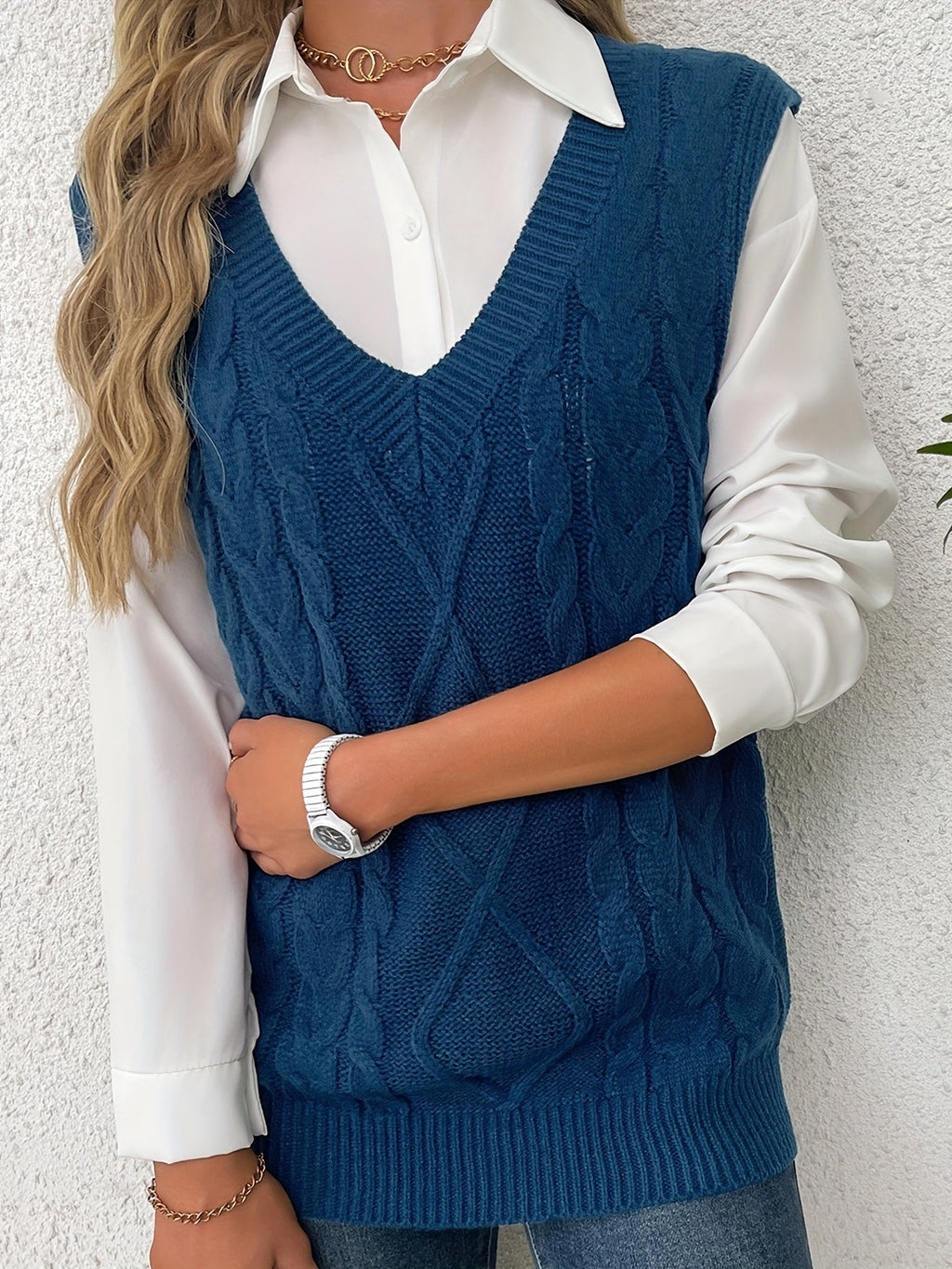 Women's V-Neck Cable Knit Sleeveless Sweater Vest