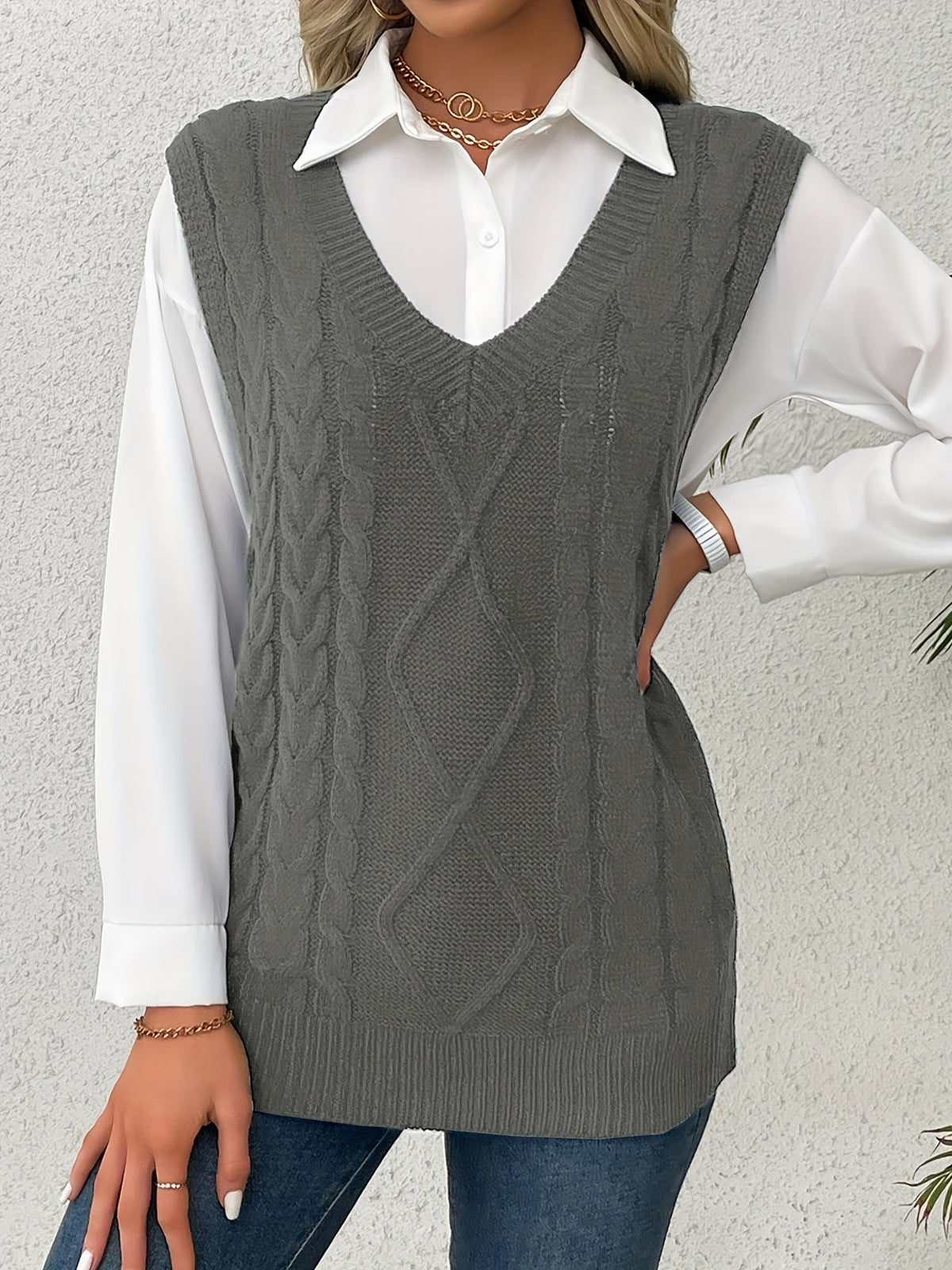 Women's V-Neck Cable Knit Sleeveless Sweater Vest