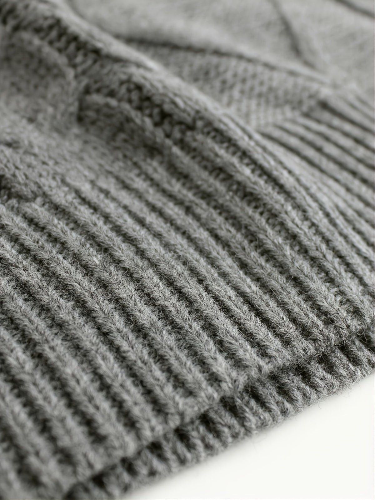 Women's V-Neck Cable Knit Sleeveless Sweater Vest