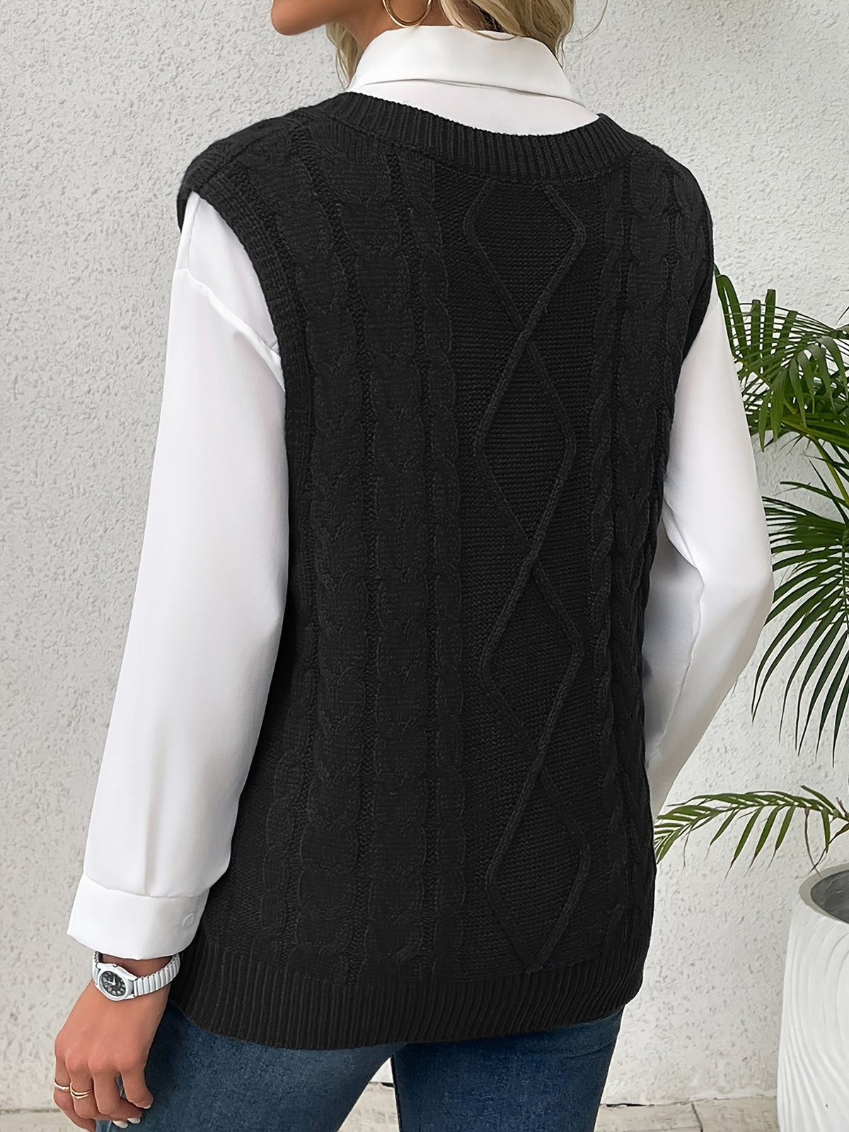 Women's V-Neck Cable Knit Sleeveless Sweater Vest