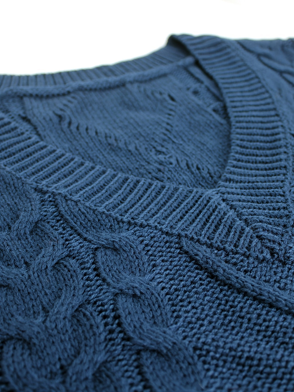 Women's V-Neck Cable Knit Sleeveless Sweater Vest