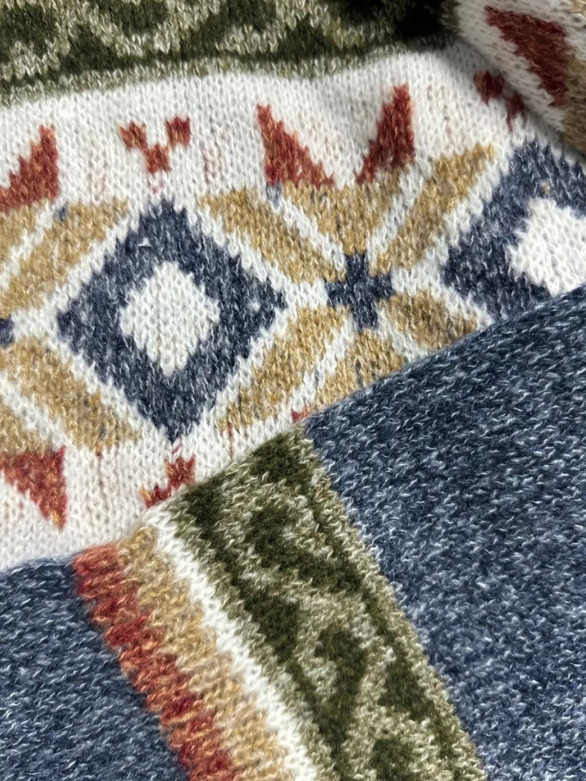 Women's Button-Up Cardigan with Patterned Geometric Yoke