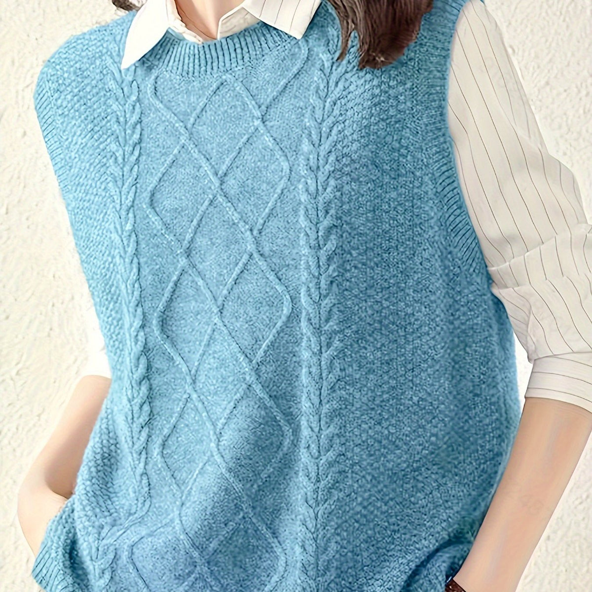Women's Round Neck Cable Knit Sleeveless Layering Vest