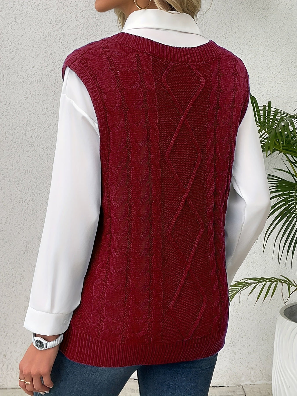 Women's V-Neck Cable Knit Sleeveless Sweater Vest