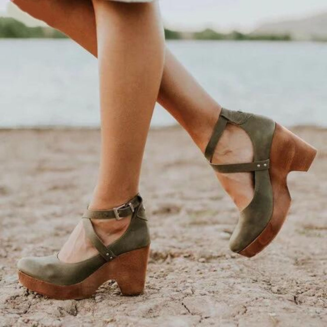 Women's Polished Closed-Toe Wedge Sole Pumps