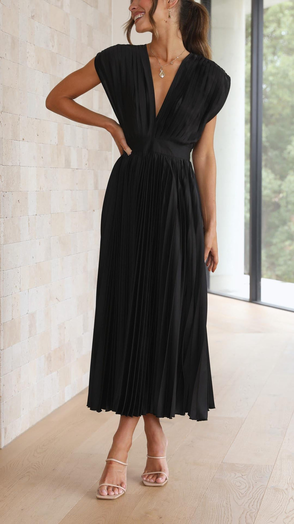 Women's Accordion Pleated V-Neck Wedding Guest Midi Dress