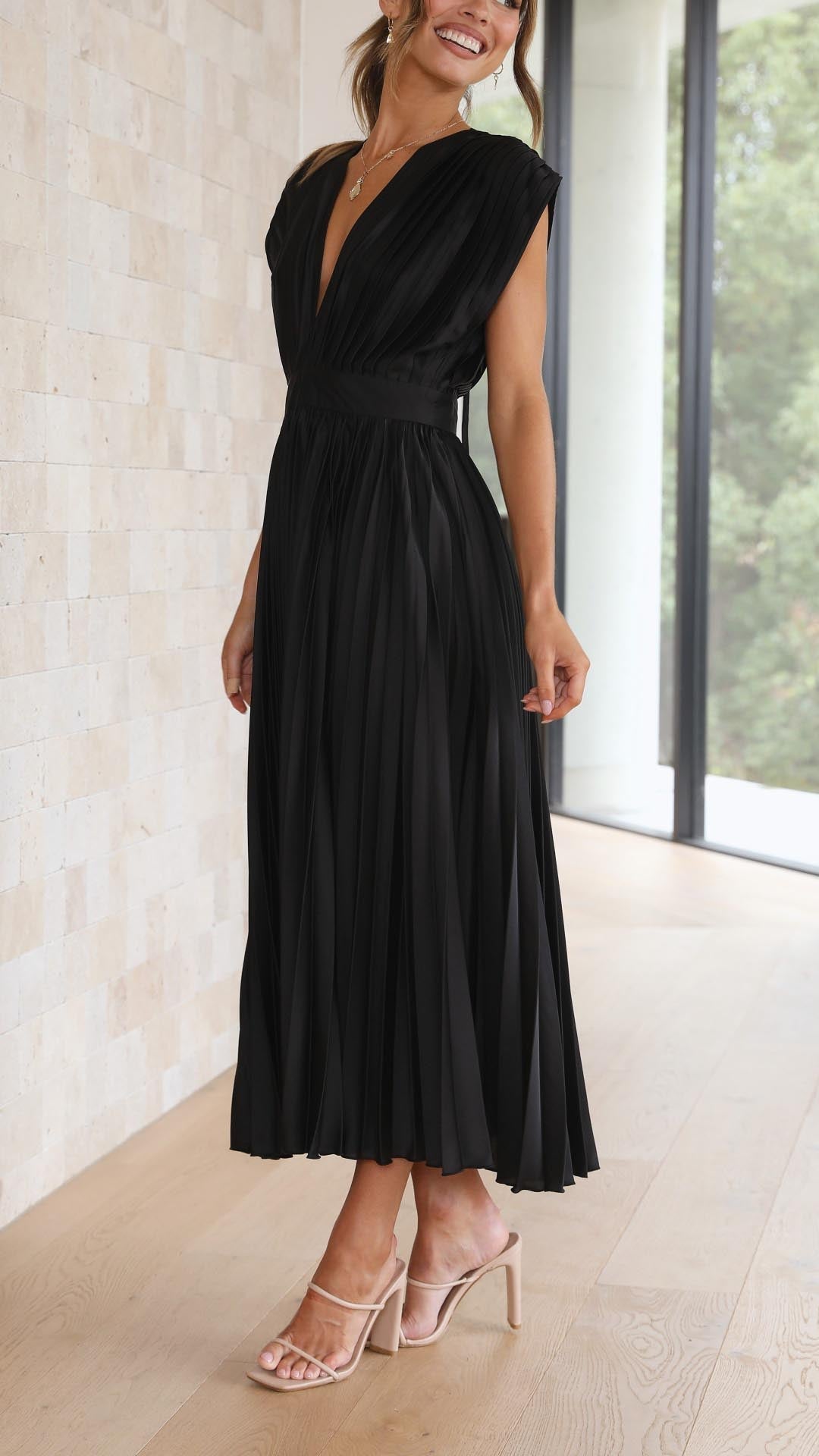 Women's Accordion Pleated V-Neck Wedding Guest Midi Dress