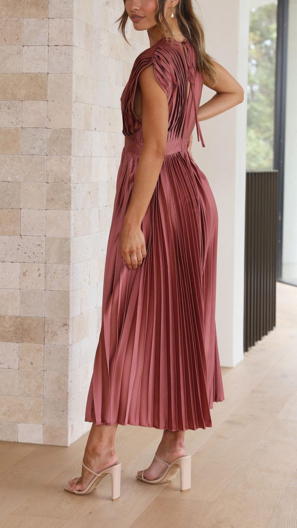 Women's Accordion Pleated V-Neck Wedding Guest Midi Dress
