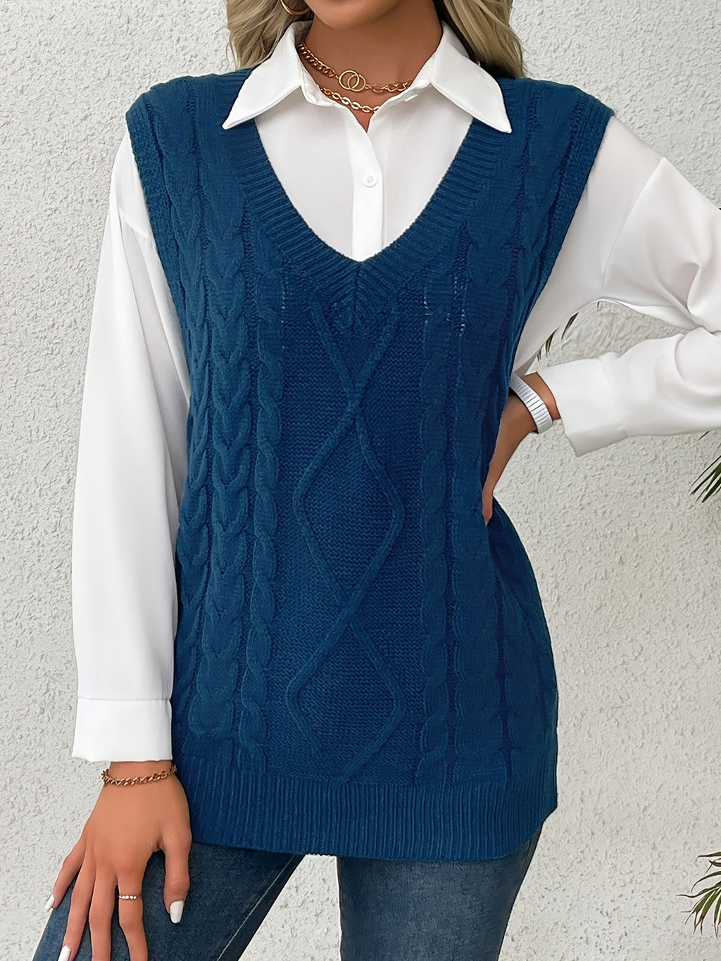 Women's V-Neck Cable Knit Sleeveless Sweater Vest