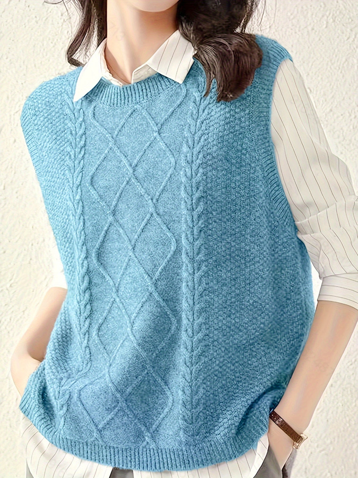 Women's Round Neck Cable Knit Sleeveless Layering Vest