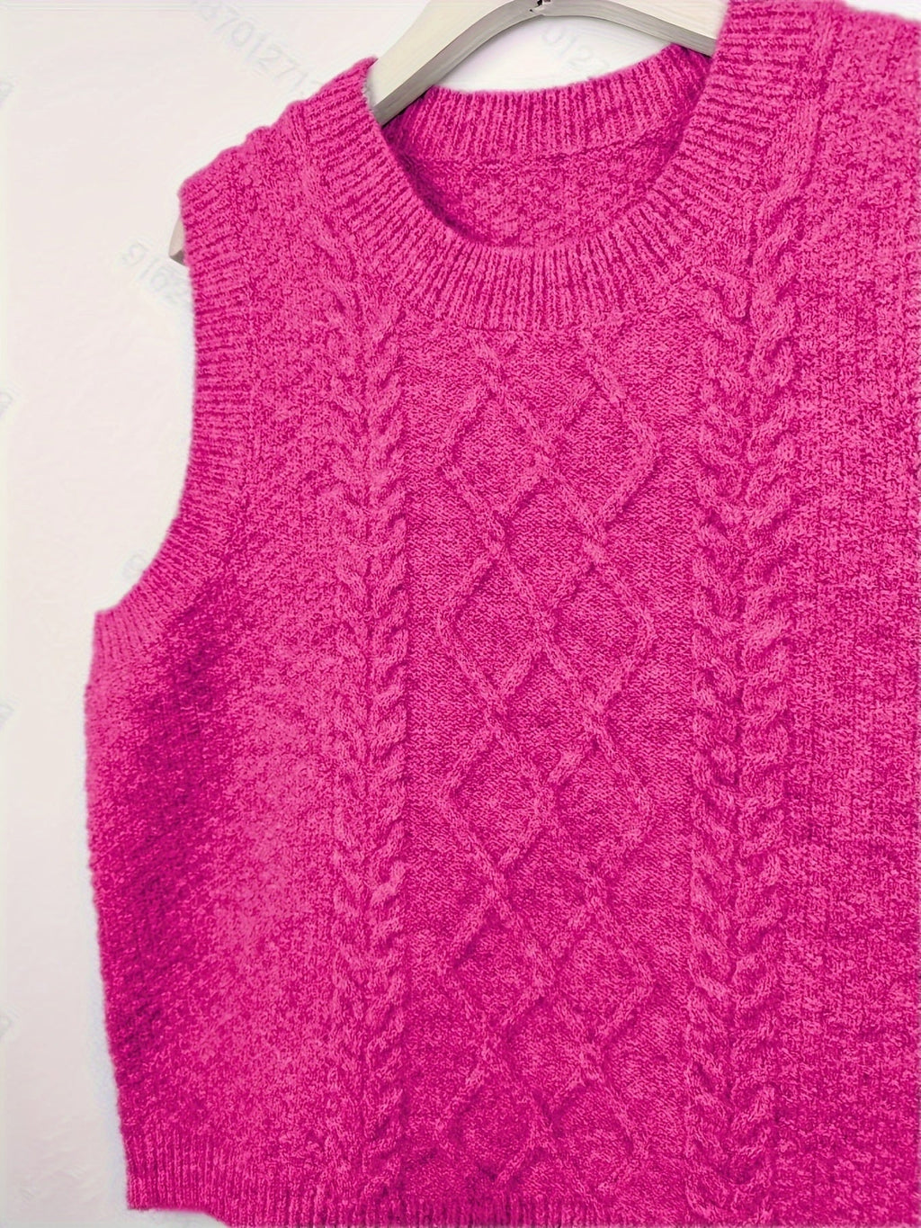 Women's Round Neck Cable Knit Sleeveless Layering Vest