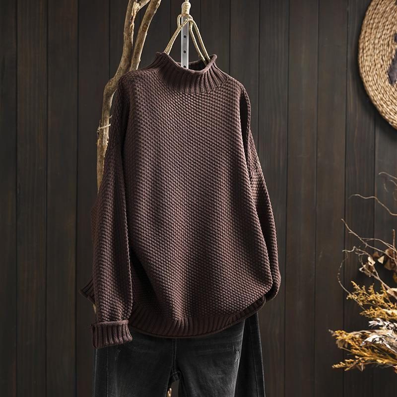 Women's Crew Neck Wool Pullover with Textured Pattern