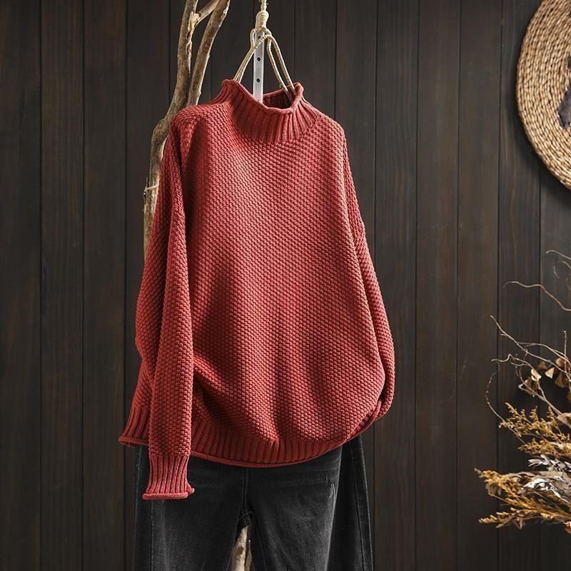 Women's Crew Neck Wool Pullover with Textured Pattern