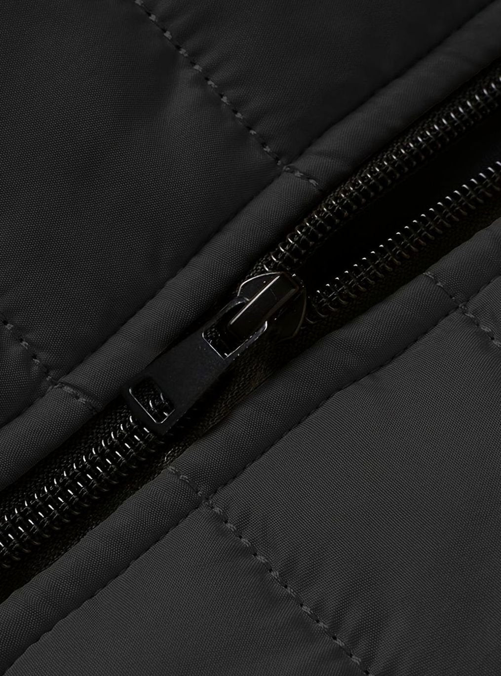Men's Packable Zip-Front Padded Coat with Horizontal Quilting