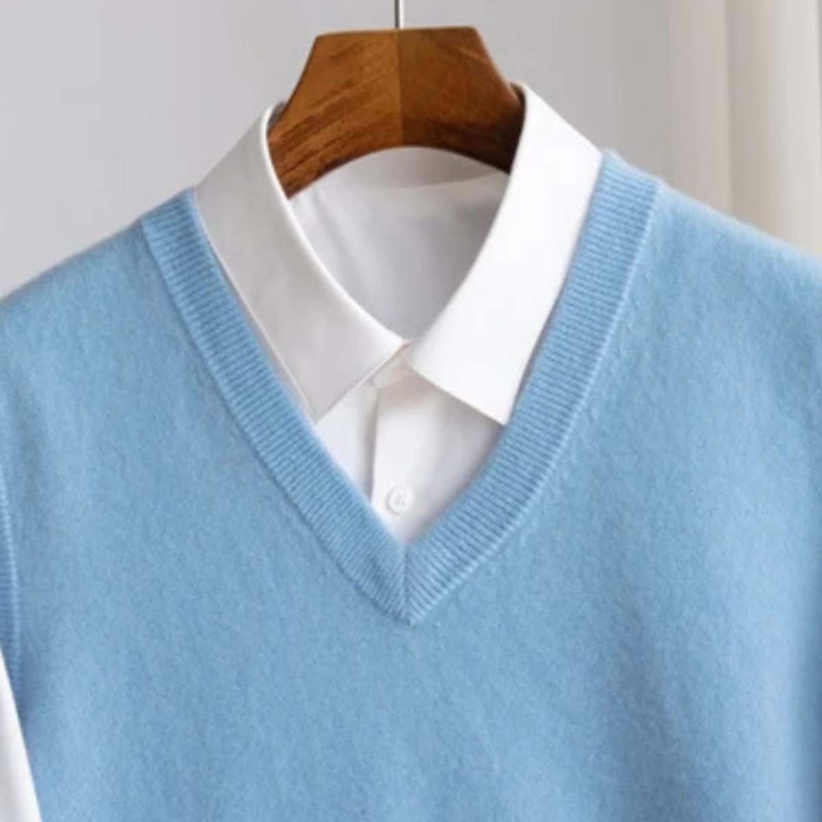 Men's Extrafine Merino V-Neck Layering Knit Vest