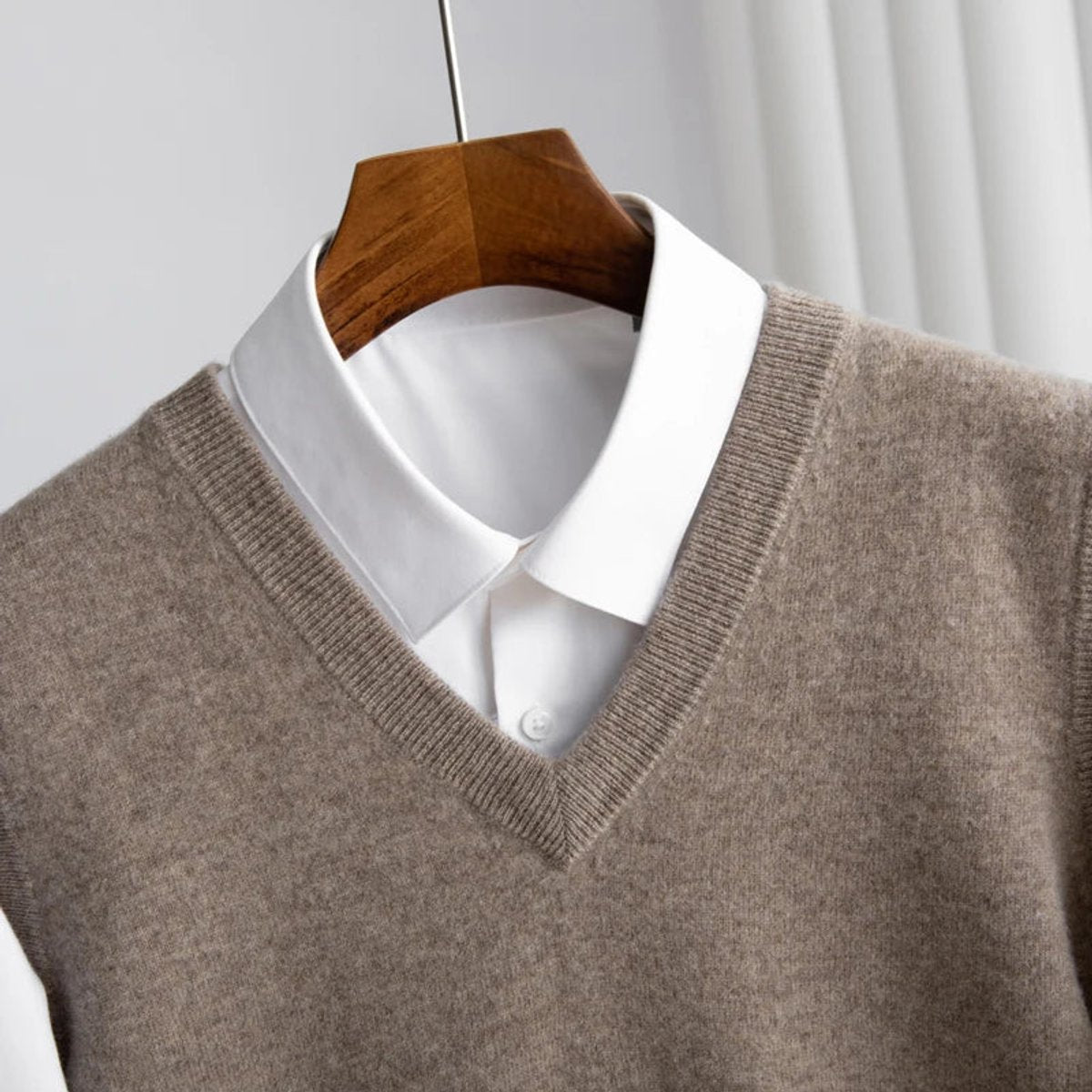 Men's Extrafine Merino V-Neck Layering Knit Vest