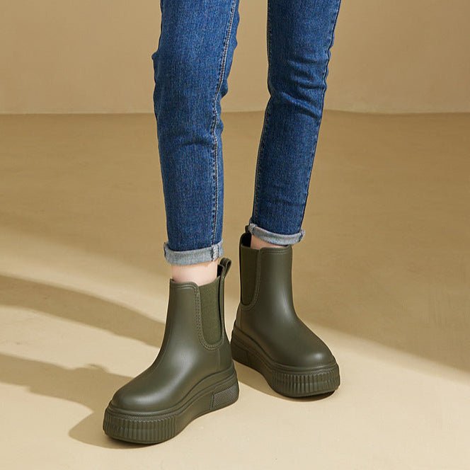 Women's Cushioned Platform Sole Chelsea Rain Booties