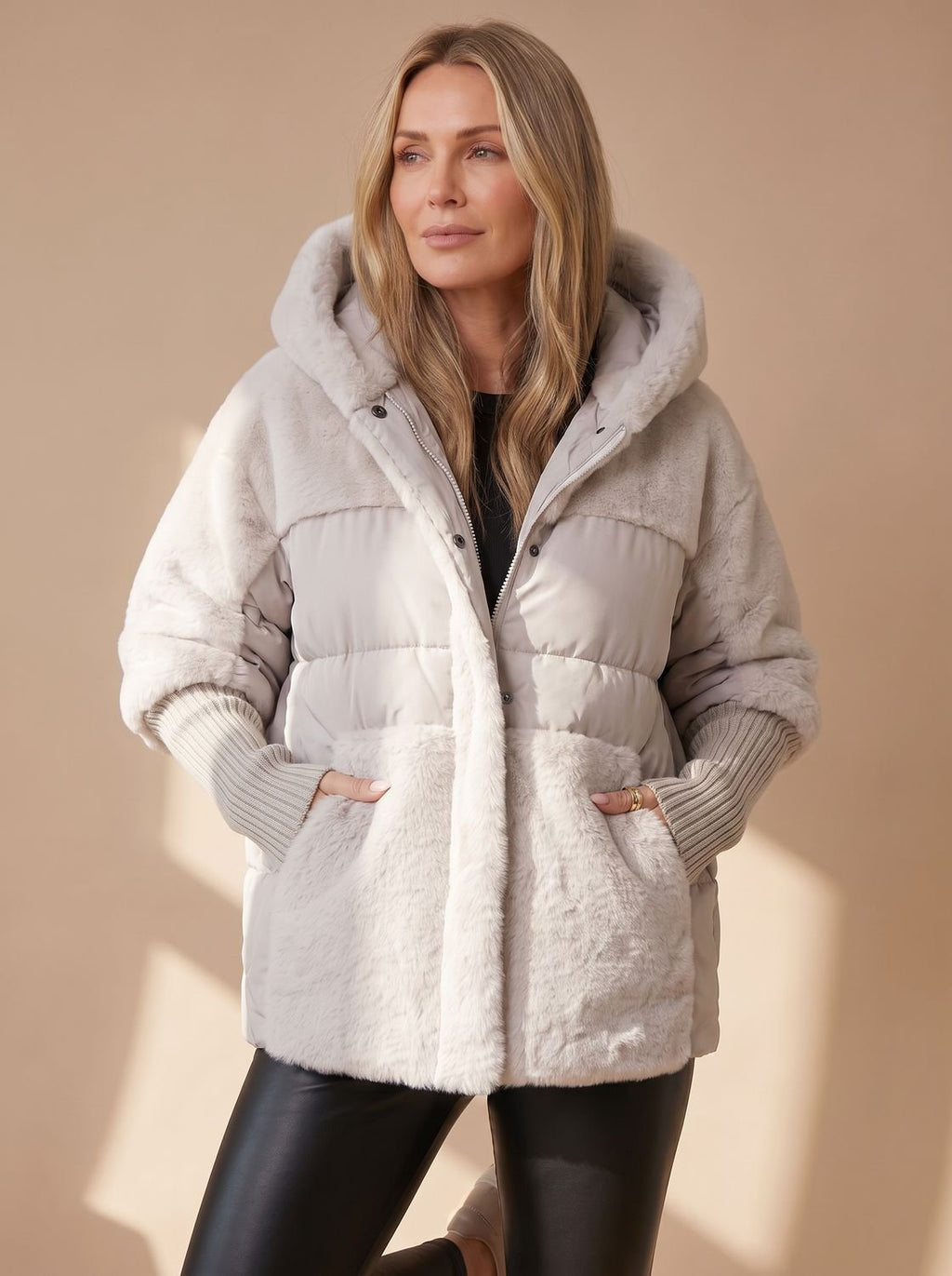 Women's Faux Fur Hooded Short Padded Jacket