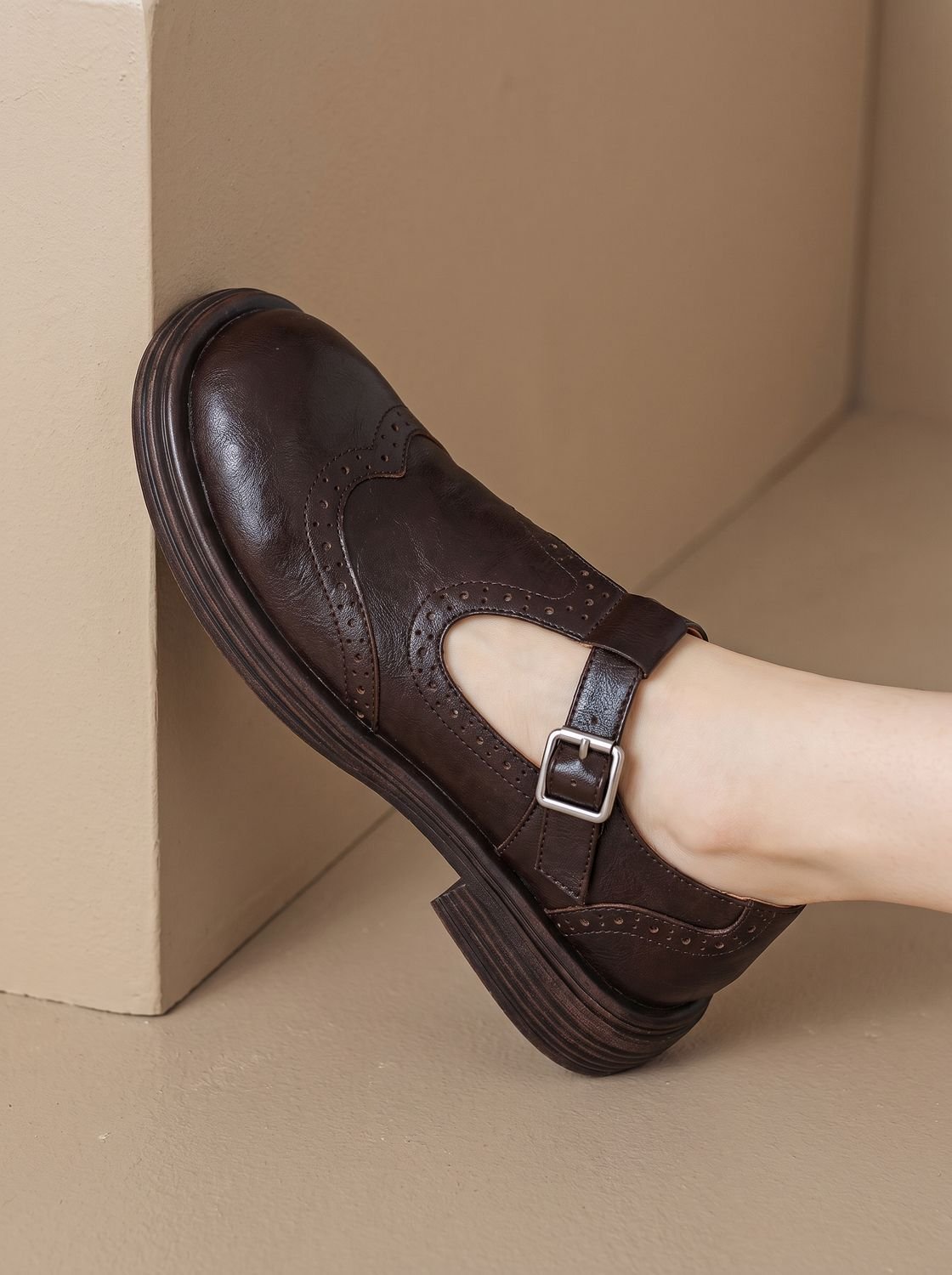Women's Leather Wingtip T-Strap Buckle Mary Jane Shoes